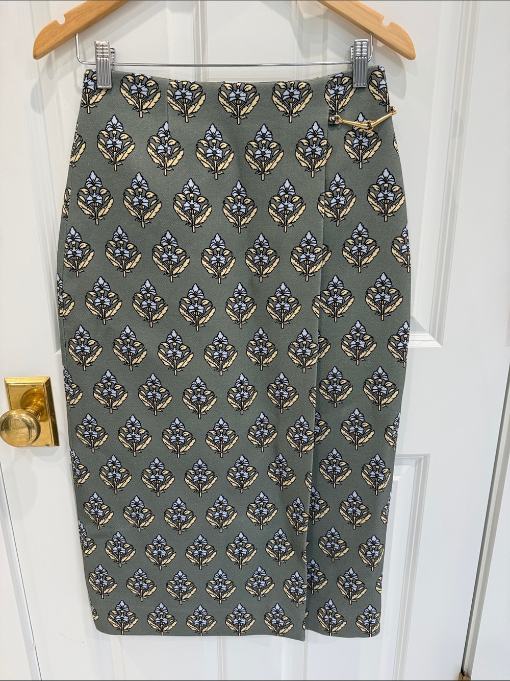Tory Burch Olive Green Leaf-Print Pencil Skirt, Pale Blue & Gold Accents size 4